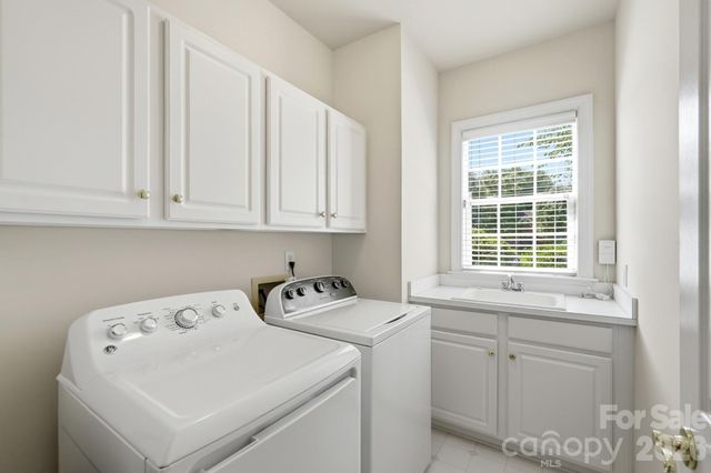 4814 King Arthur Drive, Charlotte, NC 28277