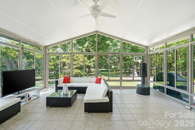 4814 King Arthur Drive, Charlotte, NC 28277