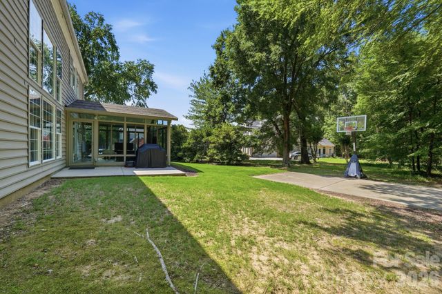 4814 King Arthur Drive, Charlotte, NC 28277