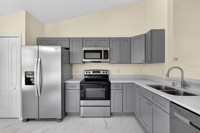 2717 SAVANNAH DRIVE, Leesburg, FL 34748