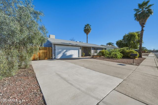 2820 E Inverness Avenue, Mesa, AZ 85204