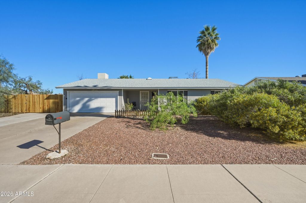 2820 E Inverness Avenue, Mesa, AZ 85204