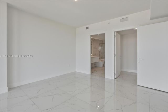 1170 E HALLANDALE BEACH 904, Hallandale Beach, FL 33009