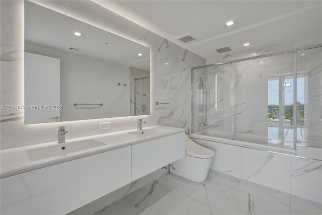 1170 E HALLANDALE BEACH 904, Hallandale Beach, FL 33009