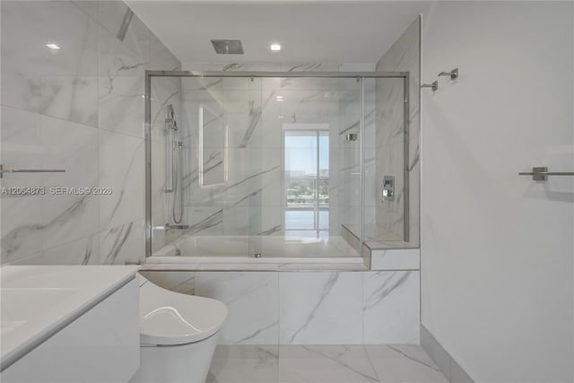 1170 E HALLANDALE BEACH 904, Hallandale Beach, FL 33009