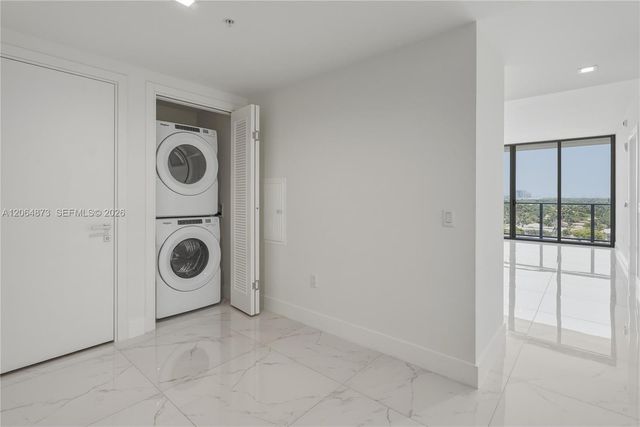 1170 E HALLANDALE BEACH 904, Hallandale Beach, FL 33009