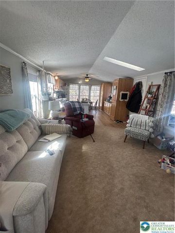 4 Lexington Lane, Upper Mt Bethel Twp, PA 18343