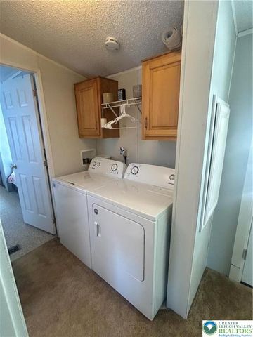 4 Lexington Lane, Upper Mt Bethel Twp, PA 18343