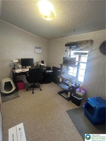 4 Lexington Lane, Upper Mt Bethel Twp, PA 18343