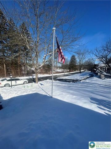 4 Lexington Lane, Upper Mt Bethel Twp, PA 18343