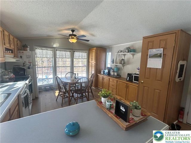 4 Lexington Lane, Upper Mt Bethel Twp, PA 18343