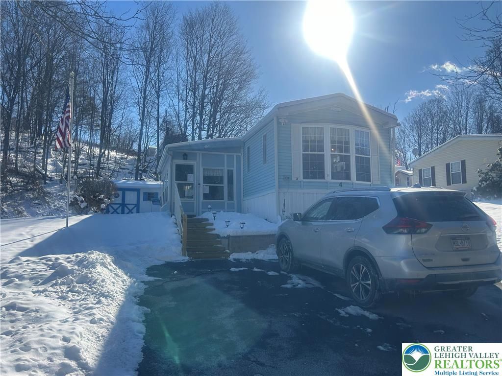 4 Lexington Lane, Upper Mt Bethel Twp, PA 18343