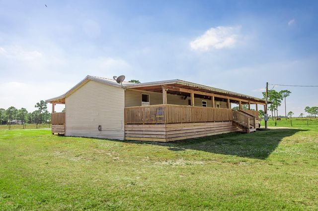 1075 SW Rucks Dairy Road, Okeechobee, FL 34974