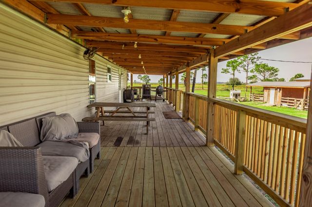 1075 SW Rucks Dairy Road, Okeechobee, FL 34974