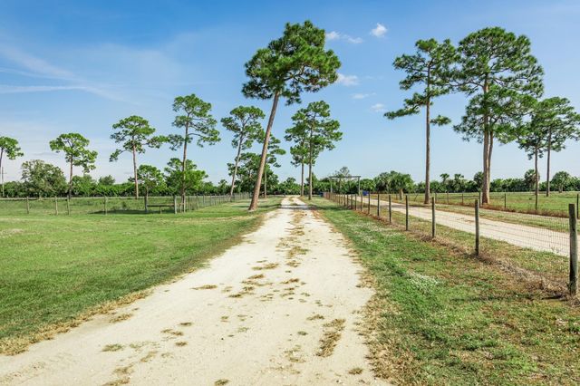 1075 SW Rucks Dairy Road, Okeechobee, FL 34974