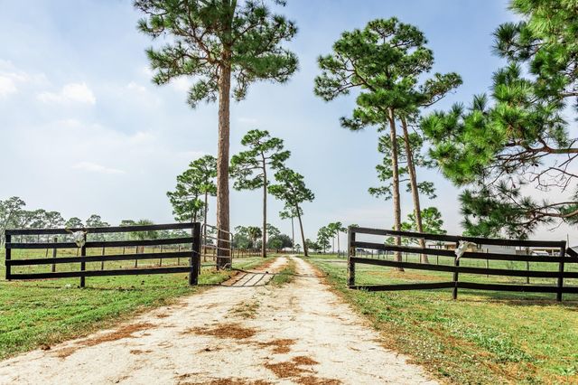1075 SW Rucks Dairy Road, Okeechobee, FL 34974