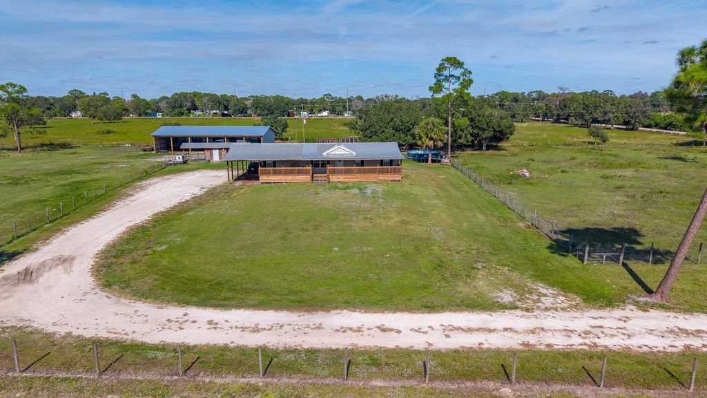 1075 SW Rucks Dairy Road, Okeechobee, FL 34974