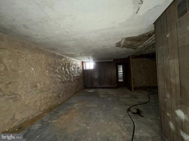 1083 ELLICOTT DRWY, Baltimore, MD 21216