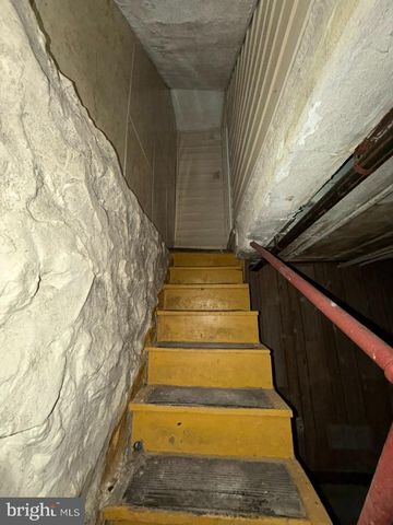 1083 ELLICOTT DRWY, Baltimore, MD 21216