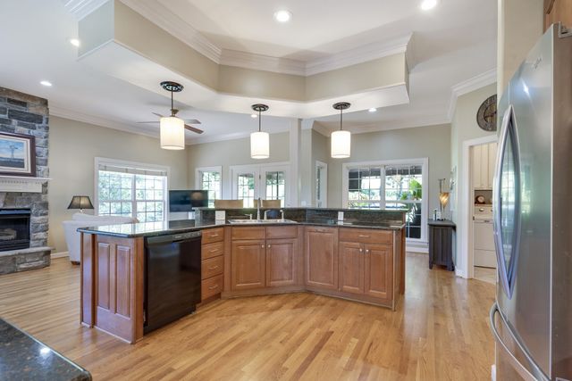 8216 W Chase Ct, Nashville, TN 37221