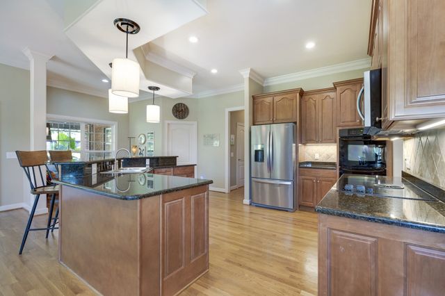 8216 W Chase Ct, Nashville, TN 37221