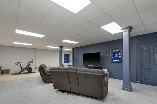 8216 W Chase Ct, Nashville, TN 37221