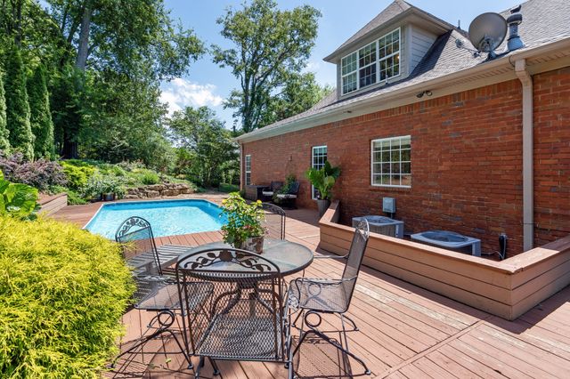8216 W Chase Ct, Nashville, TN 37221