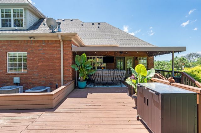 8216 W Chase Ct, Nashville, TN 37221