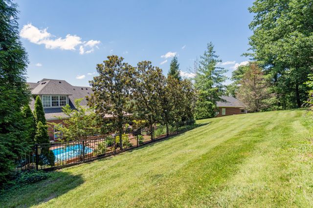 8216 W Chase Ct, Nashville, TN 37221