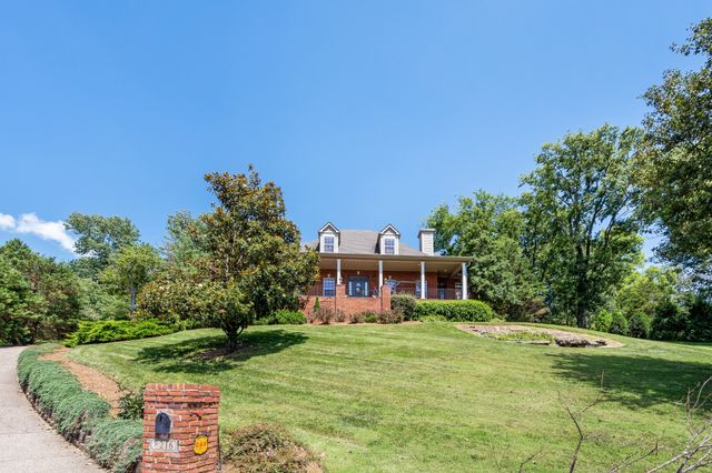 8216 W Chase Ct, Nashville, TN 37221