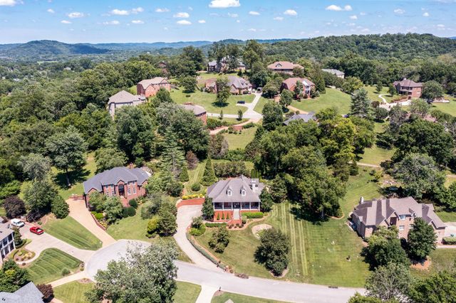 8216 W Chase Ct, Nashville, TN 37221