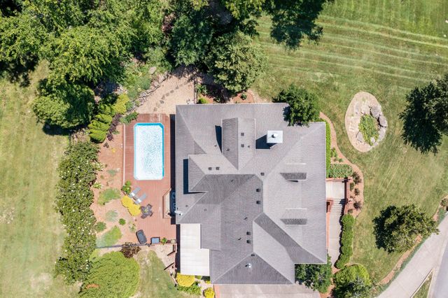 8216 W Chase Ct, Nashville, TN 37221