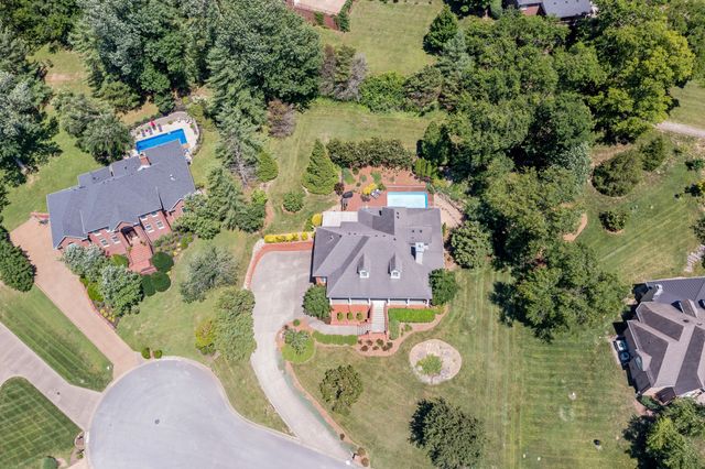 8216 W Chase Ct, Nashville, TN 37221