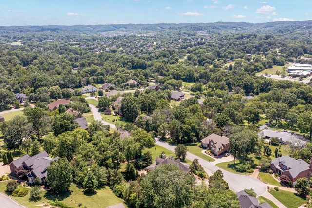 8216 W Chase Ct, Nashville, TN 37221
