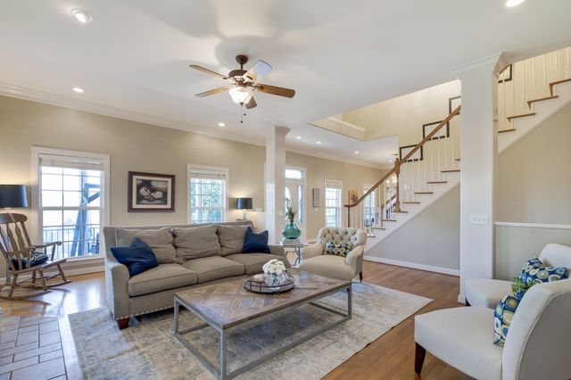8216 W Chase Ct, Nashville, TN 37221