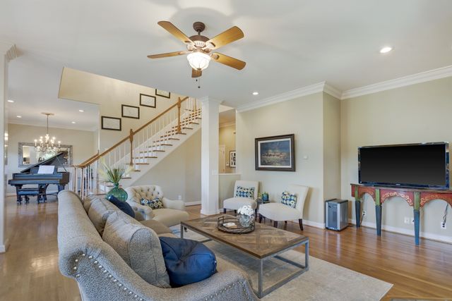 8216 W Chase Ct, Nashville, TN 37221