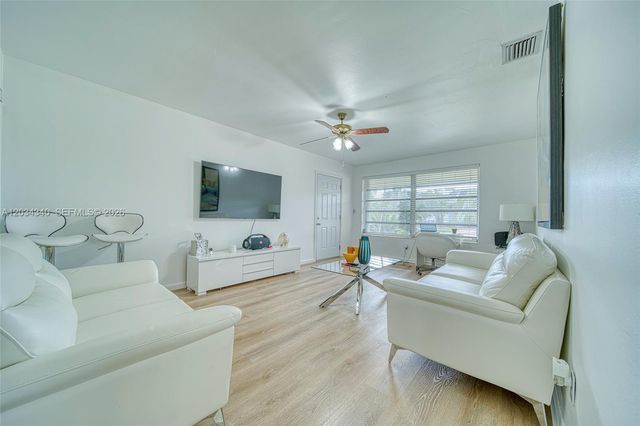 11331 SW 176 th St, Miami, FL 33157