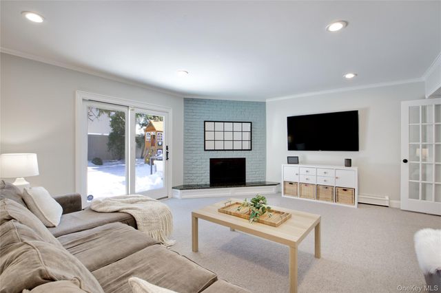 26 Marlin Lane, Port Washington, NY 11050