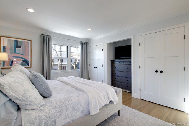 26 Marlin Lane, Port Washington, NY 11050