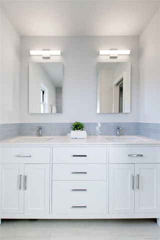 26 Marlin Lane, Port Washington, NY 11050