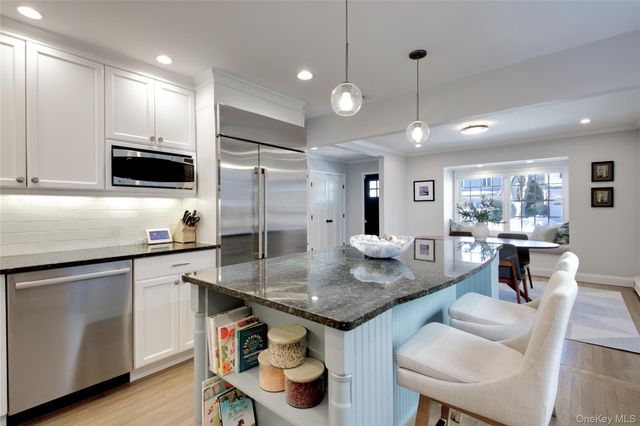 26 Marlin Lane, Port Washington, NY 11050