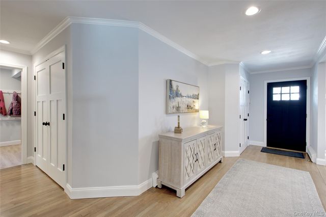 26 Marlin Lane, Port Washington, NY 11050