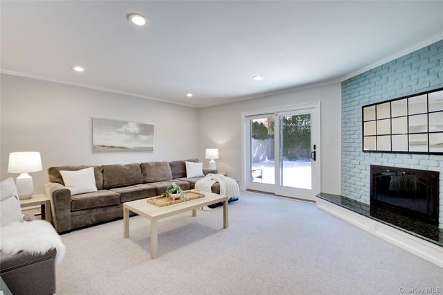 26 Marlin Lane, Port Washington, NY 11050