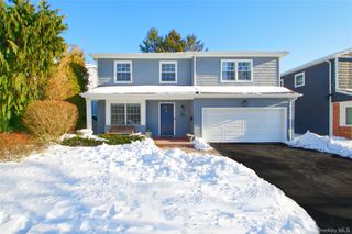 26 Marlin Lane, Port Washington, NY 11050