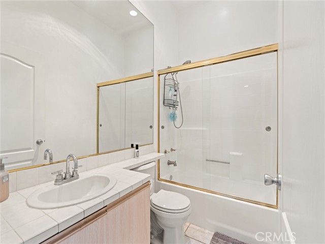 408 W Queen Street 111, Inglewood, CA 90301