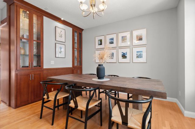 8048 Marsh Creek Alcove, Woodbury, MN 55125