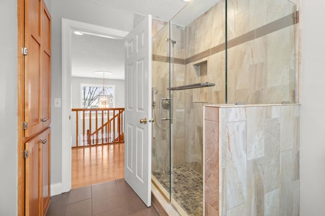 8048 Marsh Creek Alcove, Woodbury, MN 55125