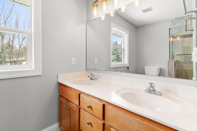 8048 Marsh Creek Alcove, Woodbury, MN 55125