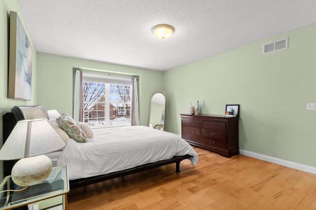 8048 Marsh Creek Alcove, Woodbury, MN 55125