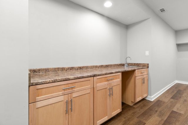 8048 Marsh Creek Alcove, Woodbury, MN 55125